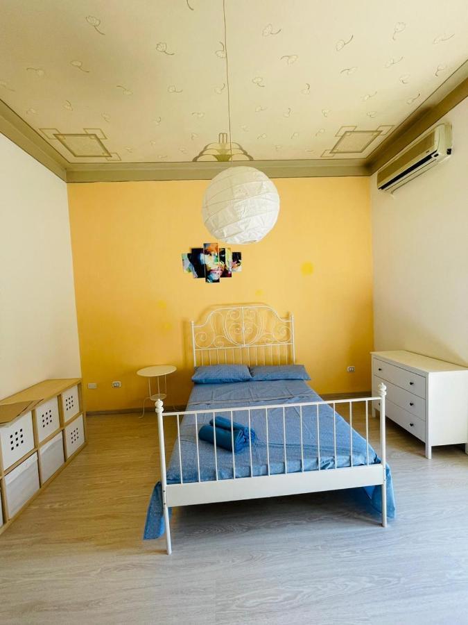 Deodato Guest House Catania Bagian luar foto