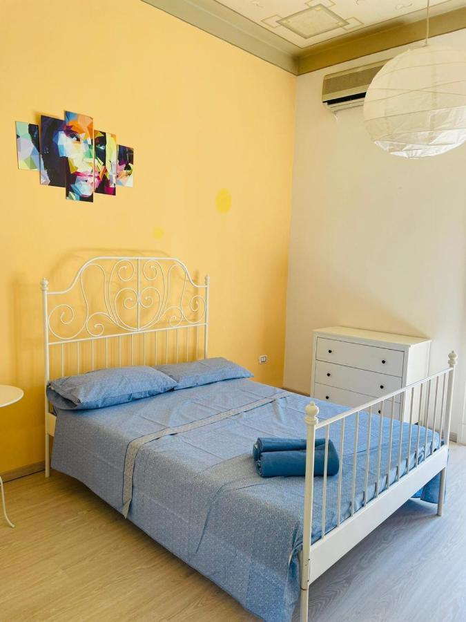 Deodato Guest House Catania Bagian luar foto