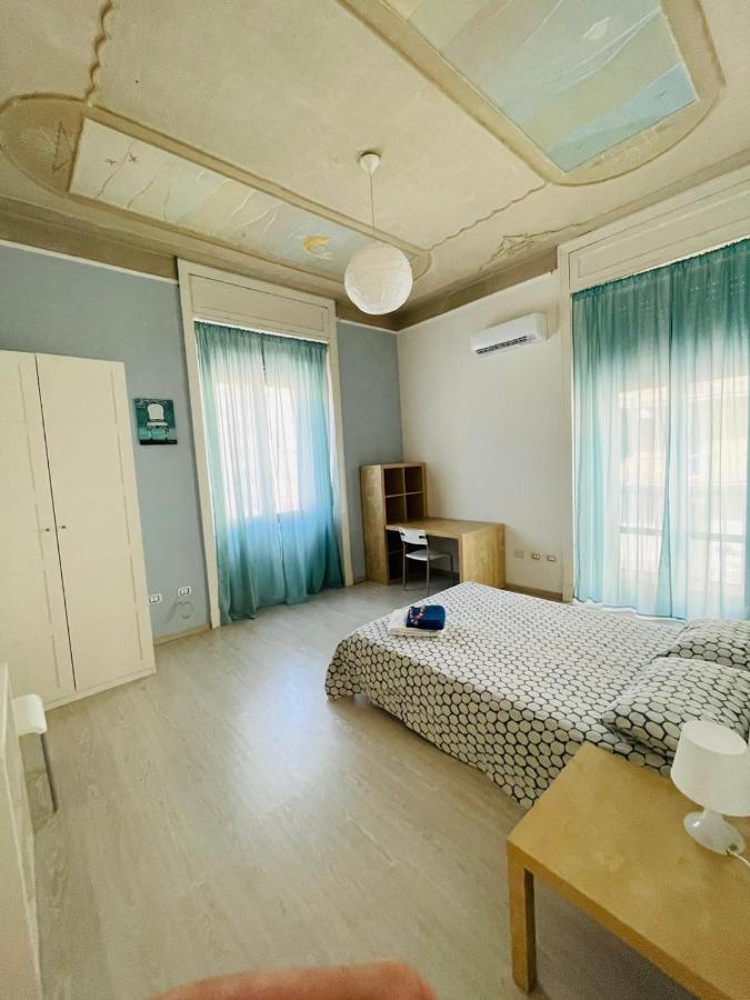 Deodato Guest House Catania Bagian luar foto