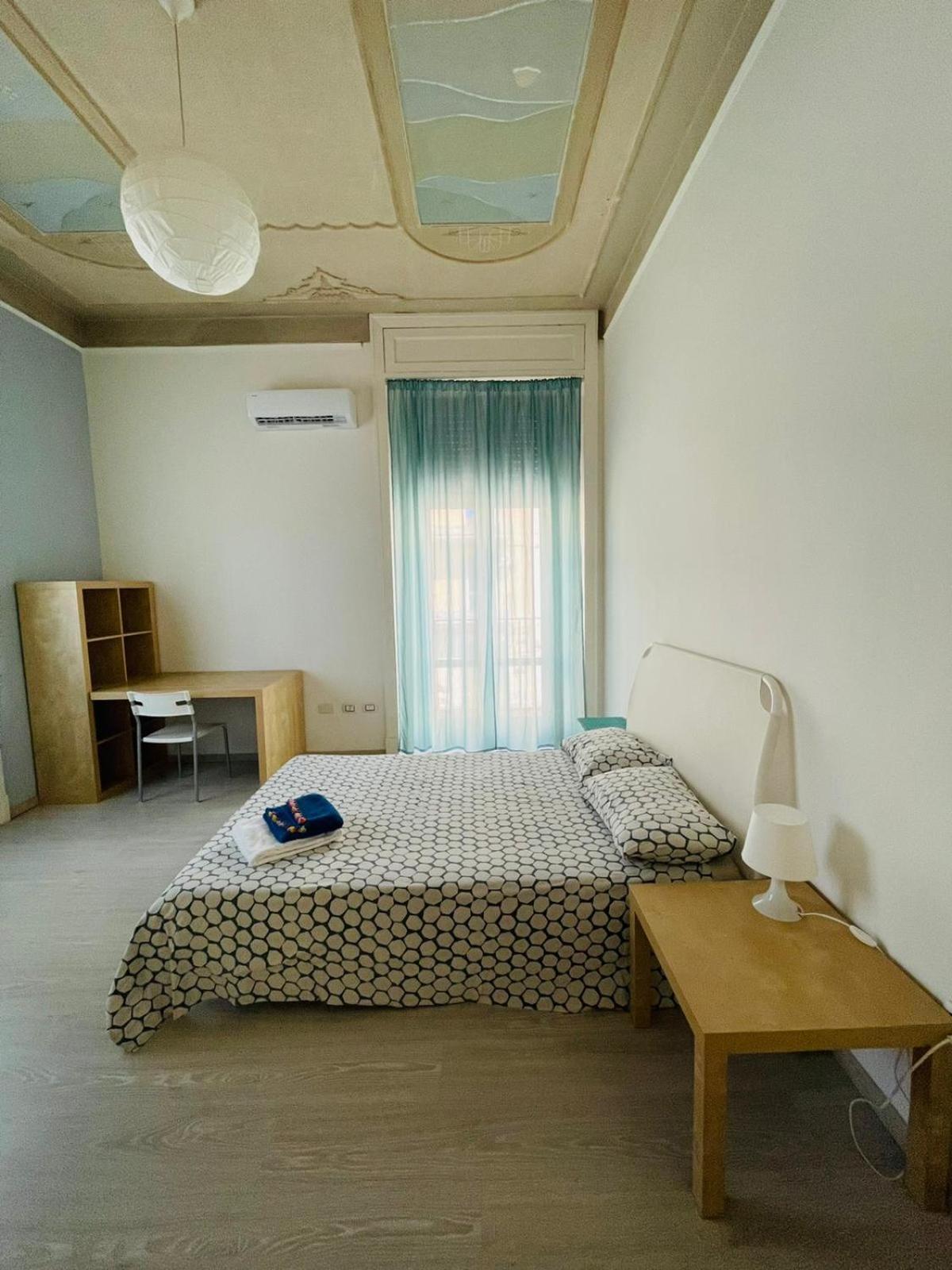 Deodato Guest House Catania Bagian luar foto