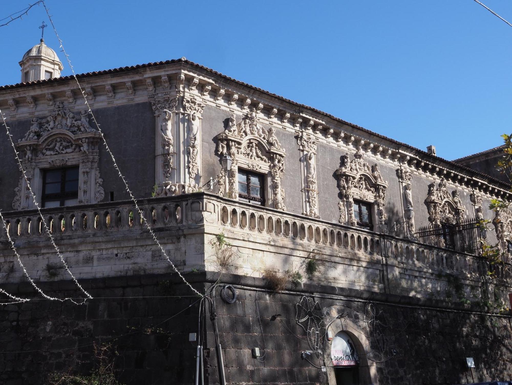 Deodato Guest House Catania Bagian luar foto